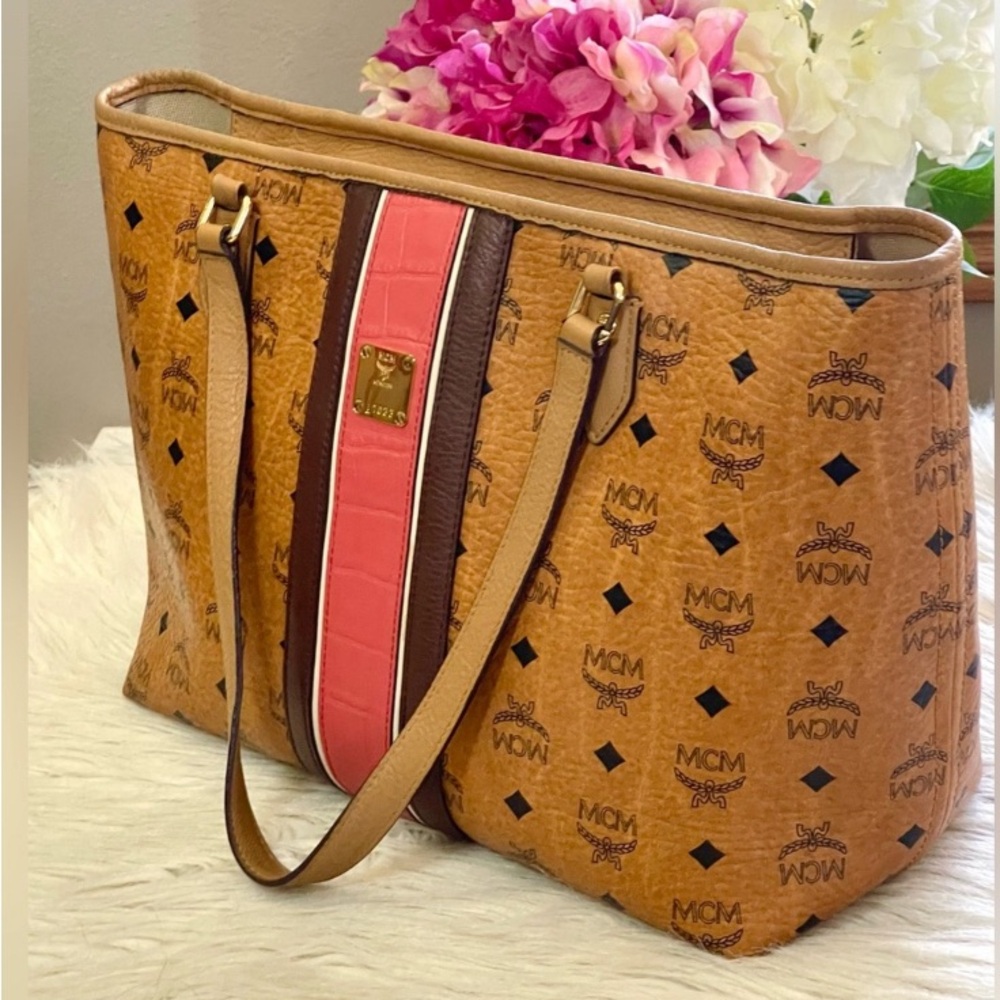 MCM Like New Large Tote Bag In Excellent Condition! - Picture 11 of 14